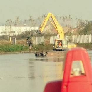 2800 RPM Hydraulic Sheet Pile Driver | Efficient Piling for Photovoltaic Projects in Wet Terrain