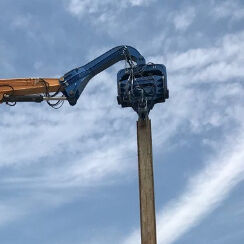 60 - 68 Ton Excavator Mounted Vibro Hammer For Sheet Piling Construction
