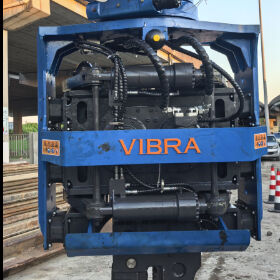 Side Grip Pile Driver | 10 M/min Lifting Speed | 150 L Large Fuel Tank Capacity