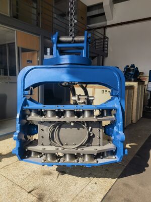 FV-280R High Frequency Vibration Output Pile Driver – Full Slewing Assembly & 335 kN Impact Energy