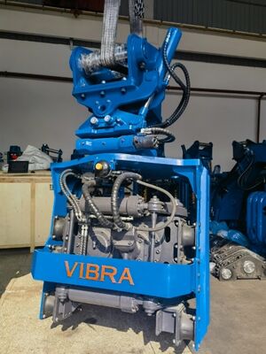 SV200 Side Grip Pile Driver with Bidirectional Tilt Driving Head – Ideal for Factories, Bridges & Urban Sites
