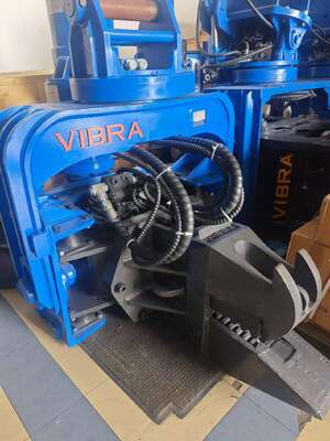 FV-280R High Frequency Vibration Output Pile Driver With Full Slewing Mechanism Assembly