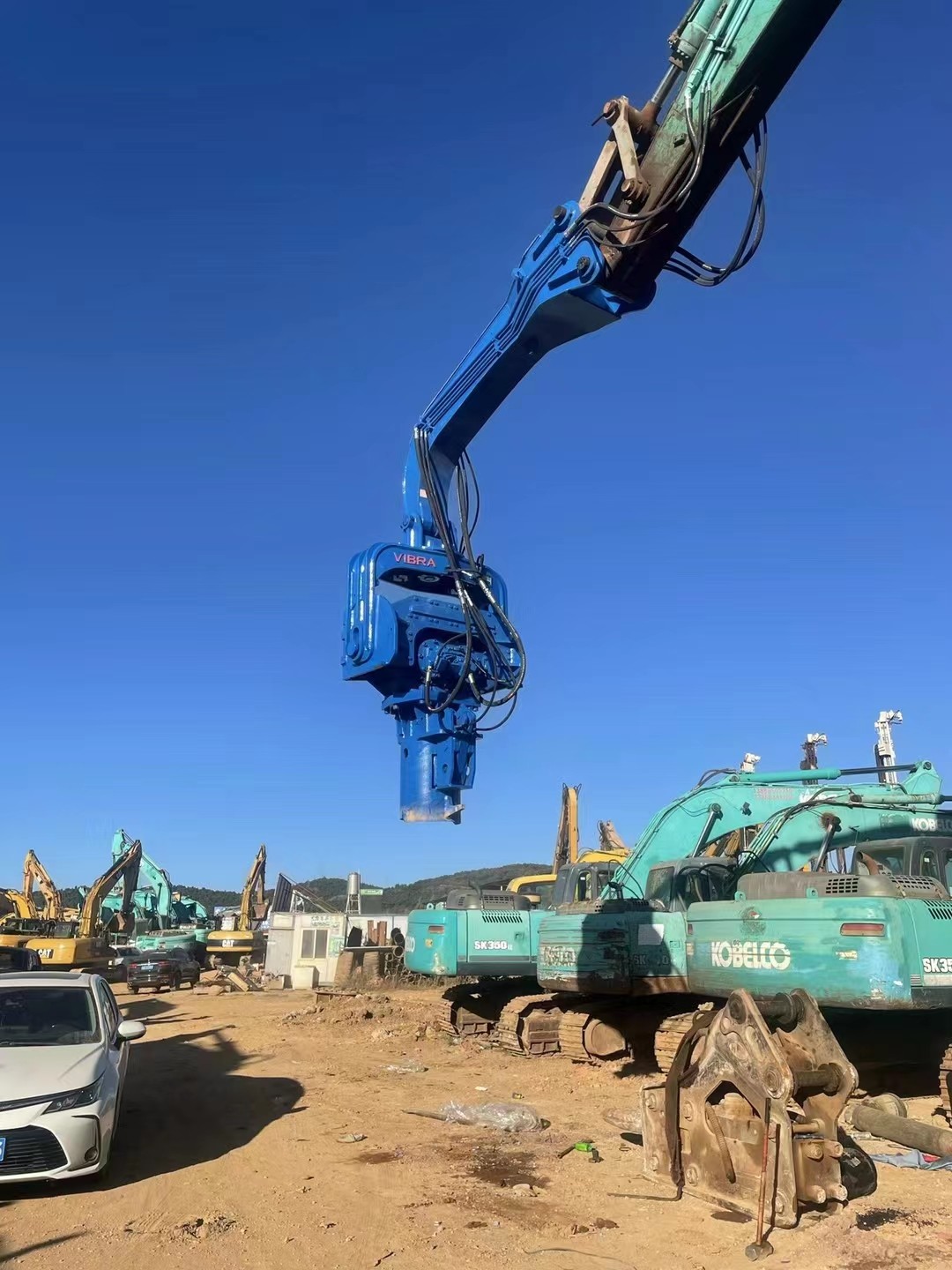 Kobelco Excavator Mounted Hydraulic Vibrating Pile Driver For Pipe Type