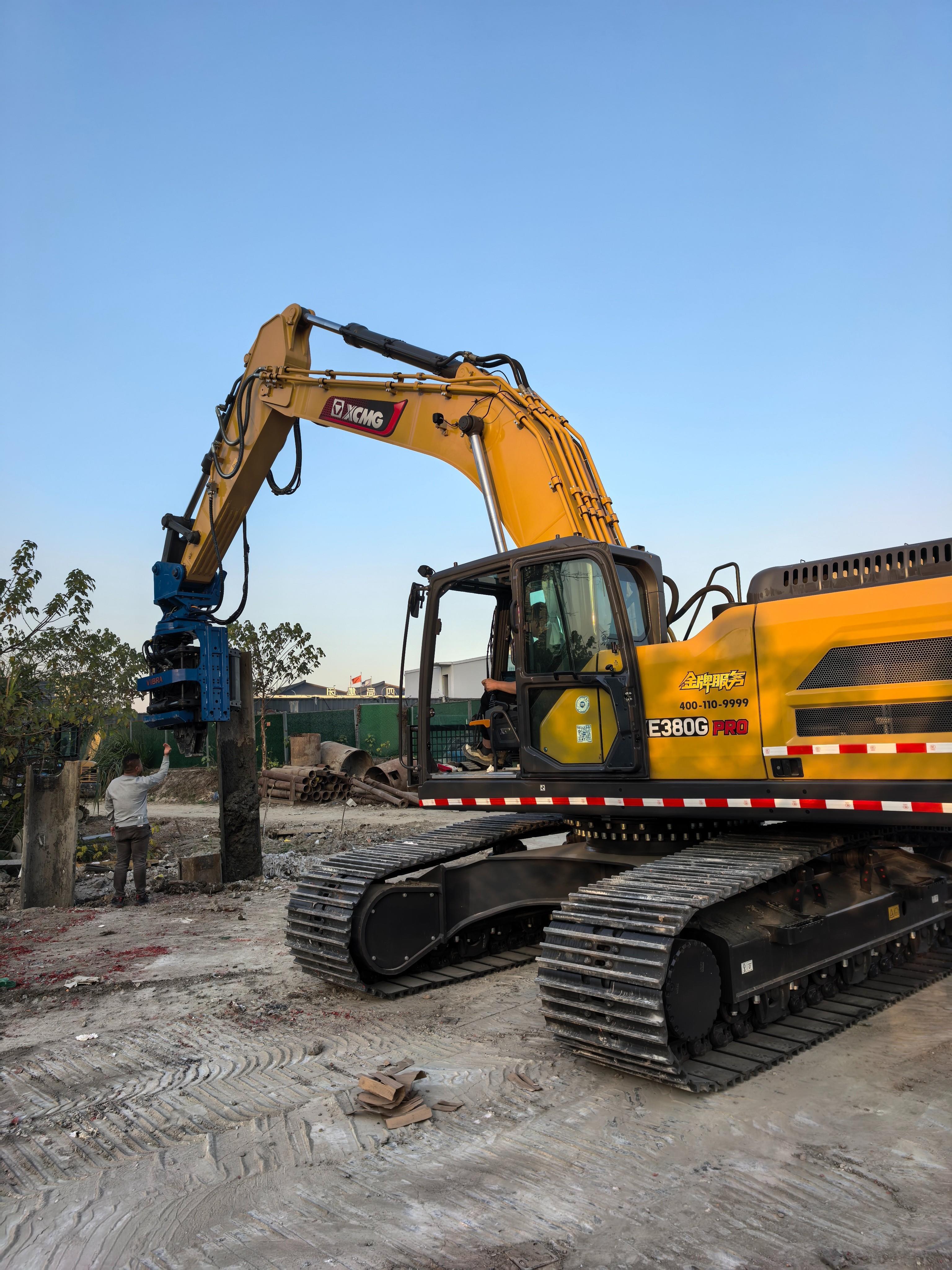 Side Grip Pile Driver SV400 | 360° Rotation & Low Headroom