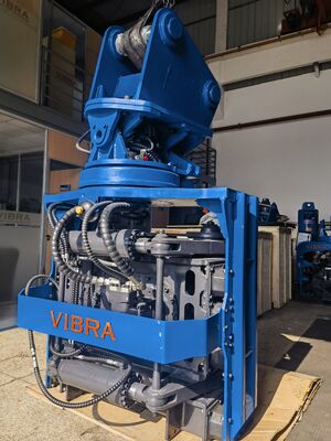 Full 360 Degree Continuous Rotation China Pile Driver | Bidirectional Tilt Driving Head Factory + Low Headroom Design