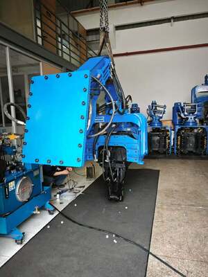 Self-Lubricating Bearing Pile Driver – FV-150 Quick Tool Change System For Maximum Uptime And Reduced Maintenance Costs