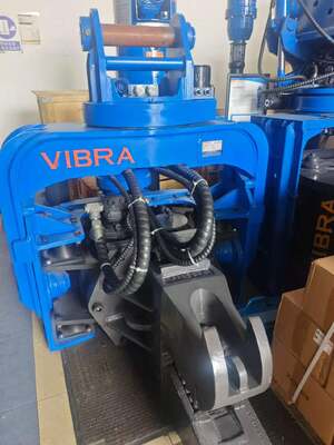 FV-280R High Frequency Vibration Output Pile Driver With Full Slewing Mechanism Assembly