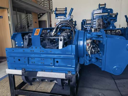 SV-400 Side Grip Pile Driver With Full 360 Degree Continuous Rotation Hot Sale